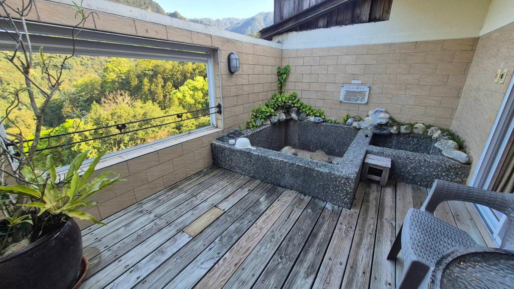Mi Jing Garden Spring Resort Wulai Eksteriør bilde